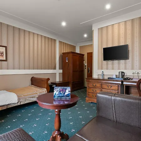 Hotel Diament Arsenal Palace Katowice - Chorzow Room photo