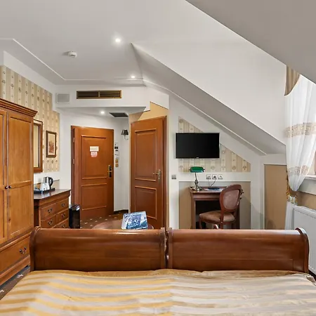 Hotel Diament Arsenal Palace Katowice - Chorzow Room photo