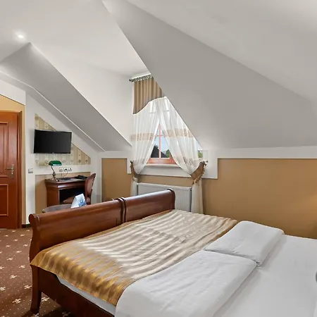 Hotel Diament Arsenal Palace Katowice - Chorzow Room photo