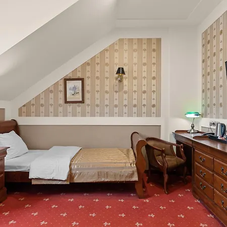 Hotel Diament Arsenal Palace Katowice - Chorzow Room photo