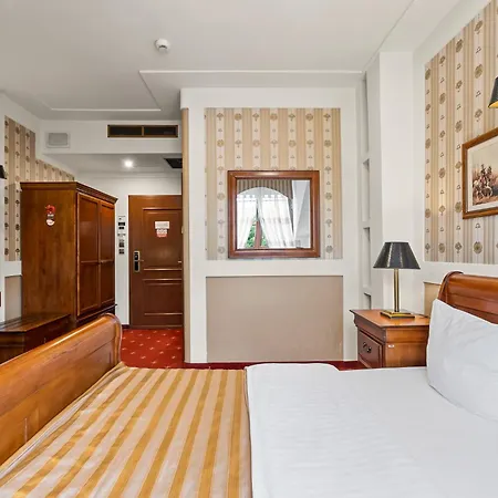 Hotel Diament Arsenal Palace Katowice - Chorzow Room photo